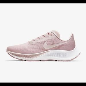 Nike Pegasus Zoom - size 8 EUC